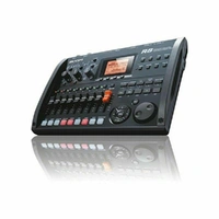Zoom R8 8-track SD Recorder / Interface /Sampler /USB Interface with 8-track Playback