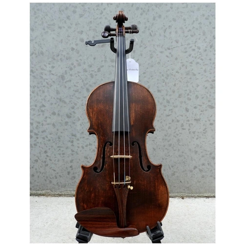 A fine French master violin made by Didier Nicolas AinǸ circa 1820 