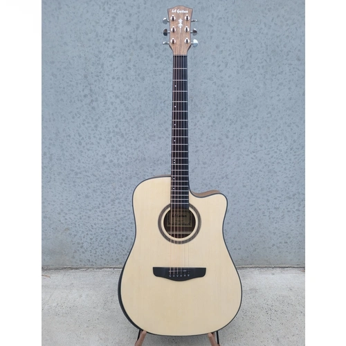 LA Guitars Spruce/ Walnut Dreadnought Acoustic Guitar C/w with EQ